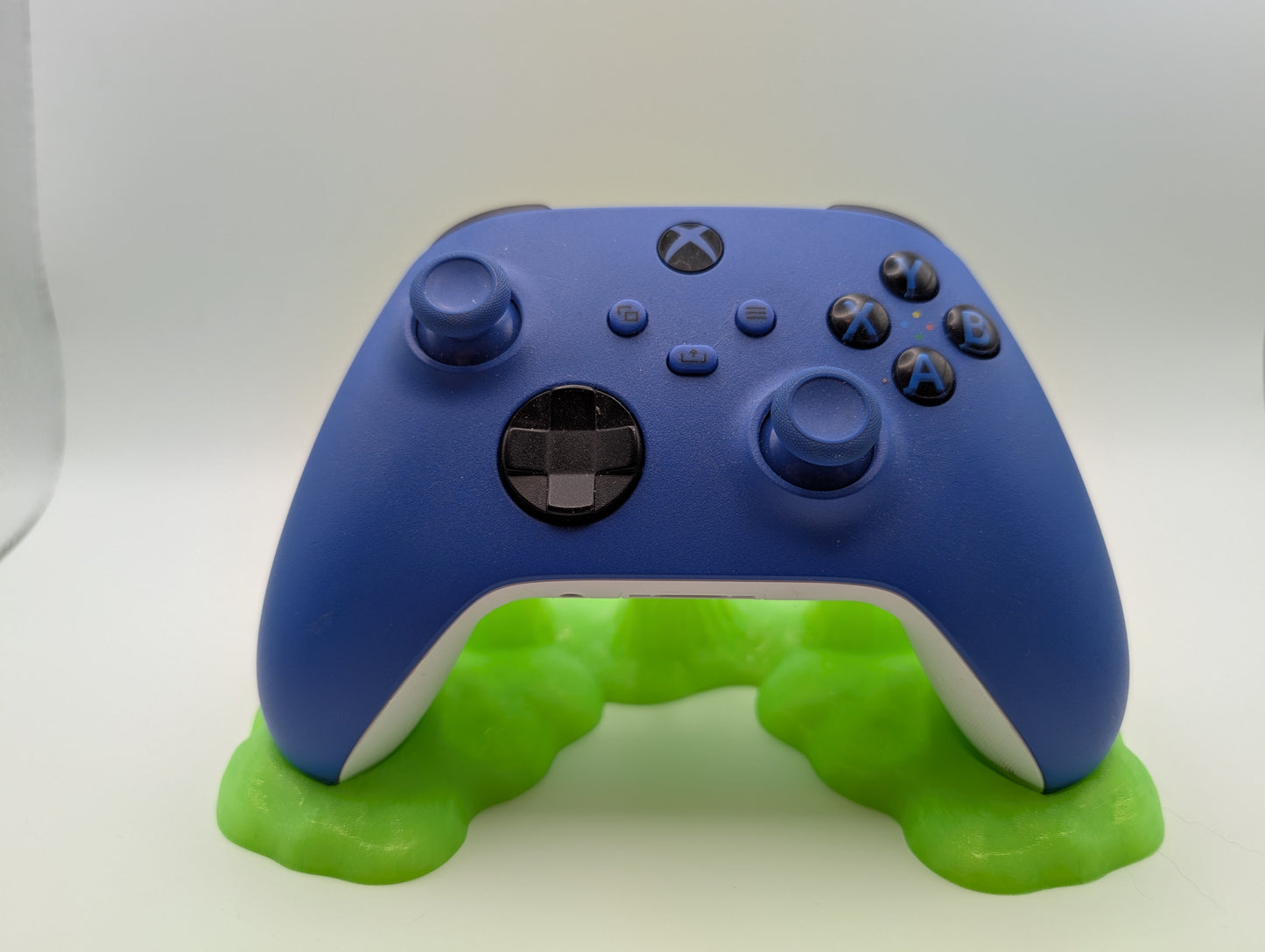 Universal Game Controller Stand
