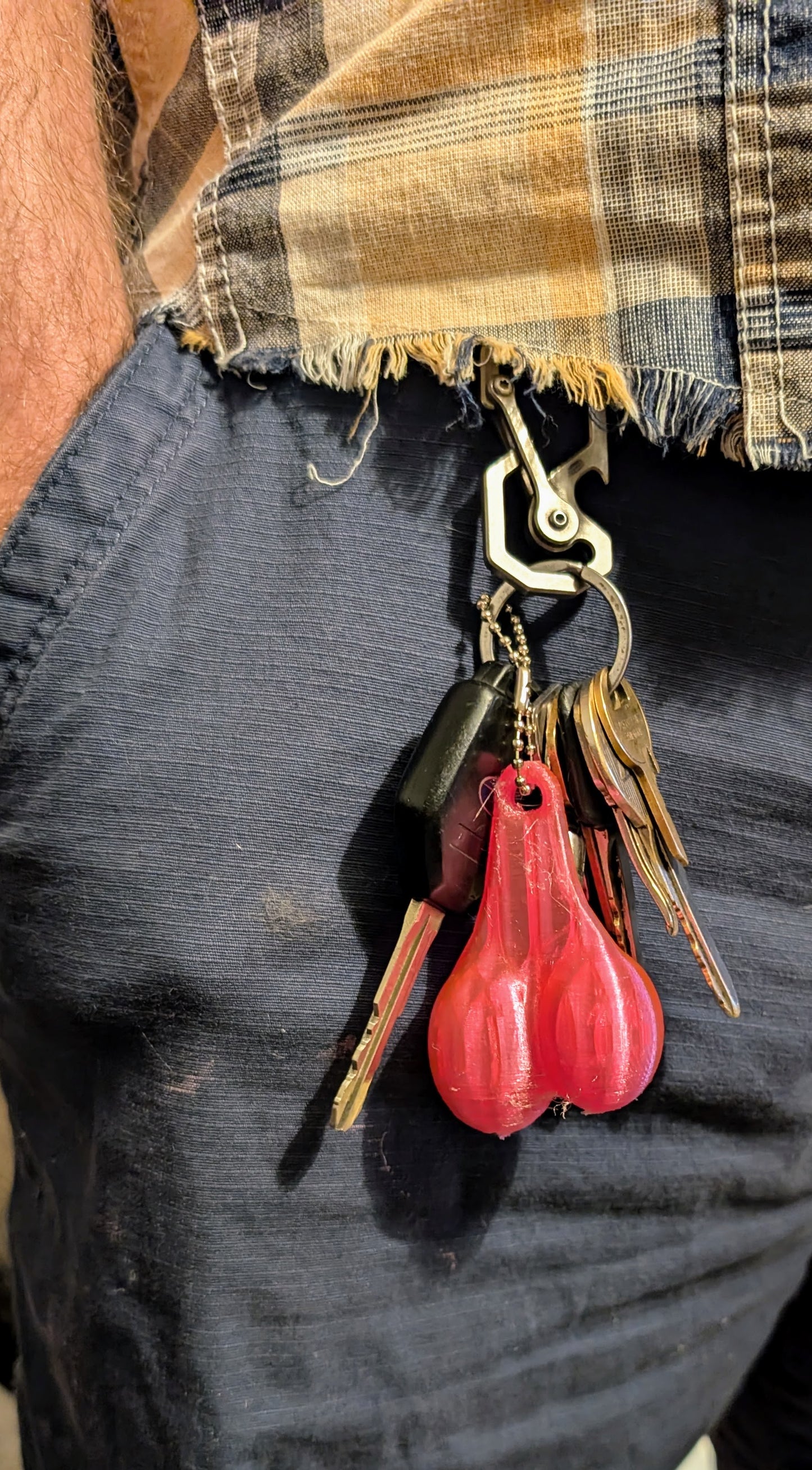 Haulin’ Hangers Keychain